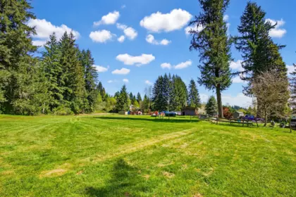 Breakfast Nook Photo of 32295 Dewdney Trunk Road, Mission, BC