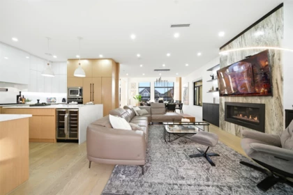 Kitchen Photo of 16767 18 Avenue, Surrey, BC