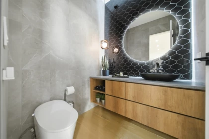 Powder Room Photo of 16767 18 Avenue, Surrey, BC