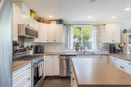 Breakfast Nook Photo of 1010 Joe Road, Roberts Creek, BC