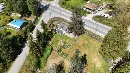Front Yard Photo of 1010 Joe Road, Roberts Creek, BC