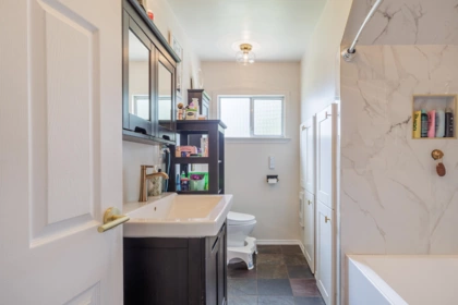 Kitchen Photo of 1010 Joe Road, Roberts Creek, BC