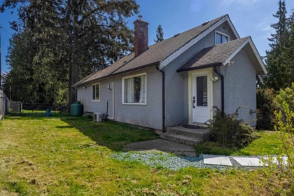 Laundry Room Photo of 1010 Joe Road, Roberts Creek, BC