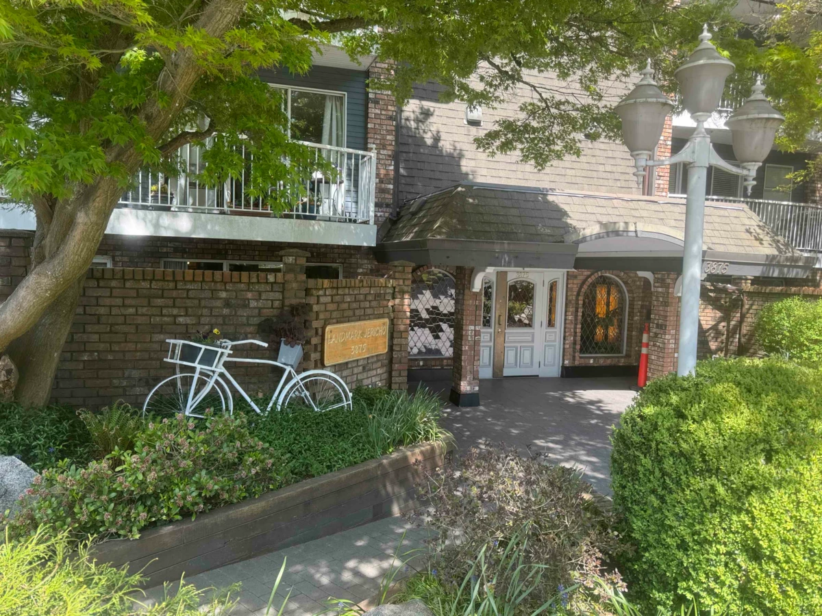 Exterior Rear Photo of 109 3875 W 4th Avenue, Vancouver, BC