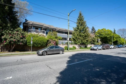 Outdoor Patio Photo of 109 3875 W 4th Avenue, Vancouver, BC