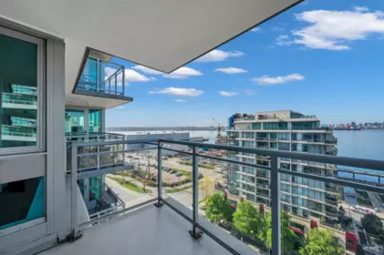Hot Tub / Spa Photo of 1206 188 E Esplanade, North Vancouver, BC