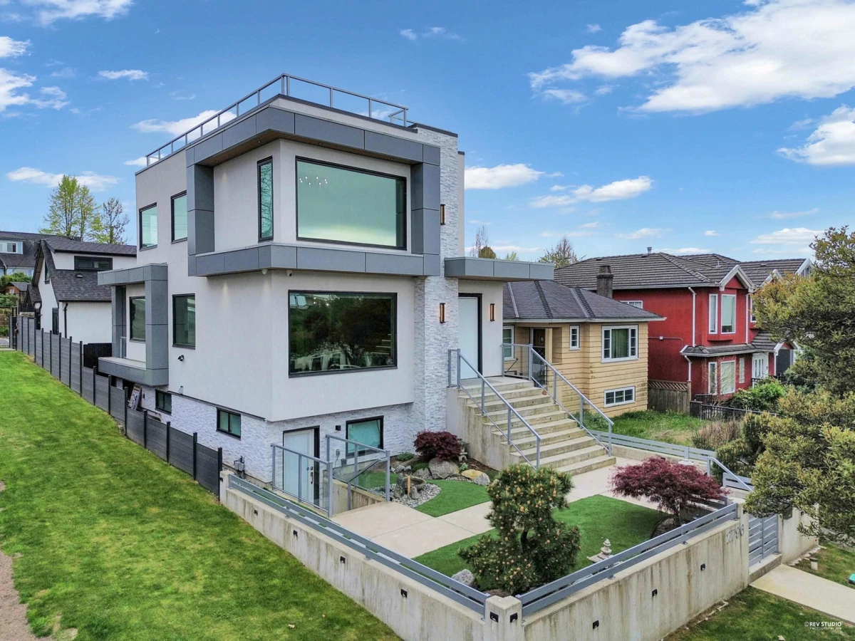 Exterior Rear Photo of 2796 E 4th Avenue, Vancouver, BC