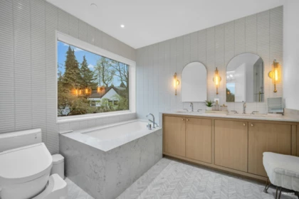 Entry Foyer Photo of 2796 E 4th Avenue, Vancouver, BC