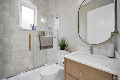 Hot Tub / Spa Photo of 2796 E 4th Avenue, Vancouver, BC