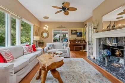 Kitchen Photo of 5607 Eagle Harbour Road, West Vancouver, BC