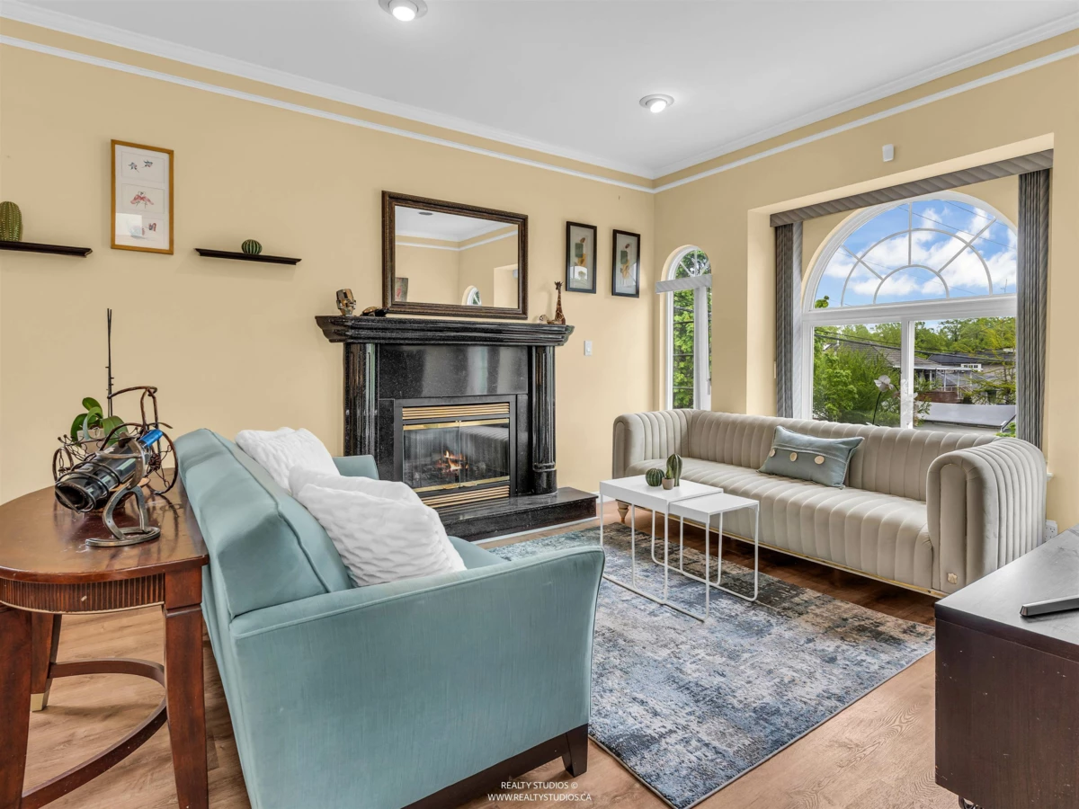 Dining Area Photo of 5323 Dumfries Street, Vancouver, BC