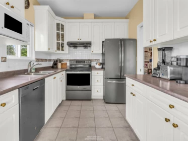 Breakfast Nook Photo of 5323 Dumfries Street, Vancouver, BC