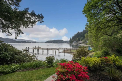 Garden / Landscaping Photo of 5445 Indian River Drive, North Vancouver, BC