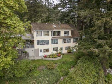 Hot Tub / Spa Photo of 5445 Indian River Drive, North Vancouver, BC