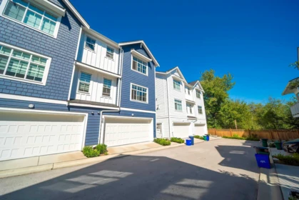 Front Yard Photo of 26 9762 182a Street, Surrey, BC