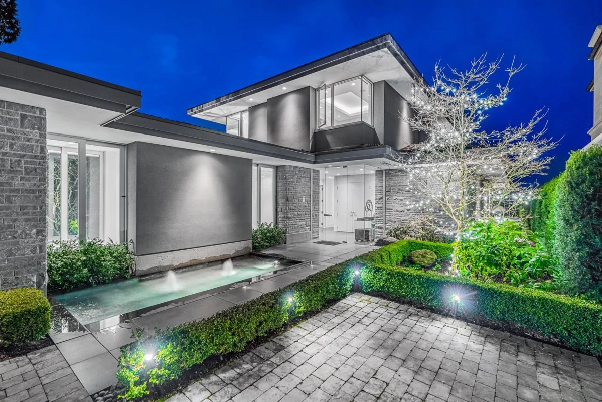 Exterior Rear Photo of 2878 Bellevue Avenue, West Vancouver, BC