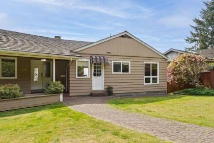 Backyard Photo of 606 Hawstead Place, West Vancouver, BC