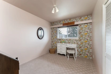 Basement Recreation Room Photo of 606 Hawstead Place, West Vancouver, BC
