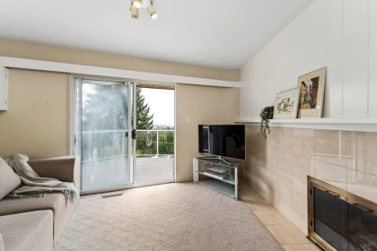 Laundry Room Photo of 606 Hawstead Place, West Vancouver, BC