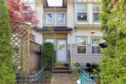 Front Yard Photo of 19 8638 159 Street, Surrey, BC