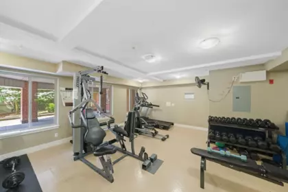 Hallway Photo of 327 2233 Mckenzie Road, Abbotsford, BC