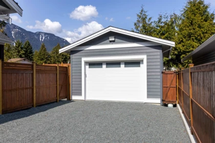 Front Yard Photo of 63711 Rosewood Avenue, Hope, BC