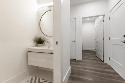 Guest Bathroom Photo of 63711 Rosewood Avenue, Hope, BC