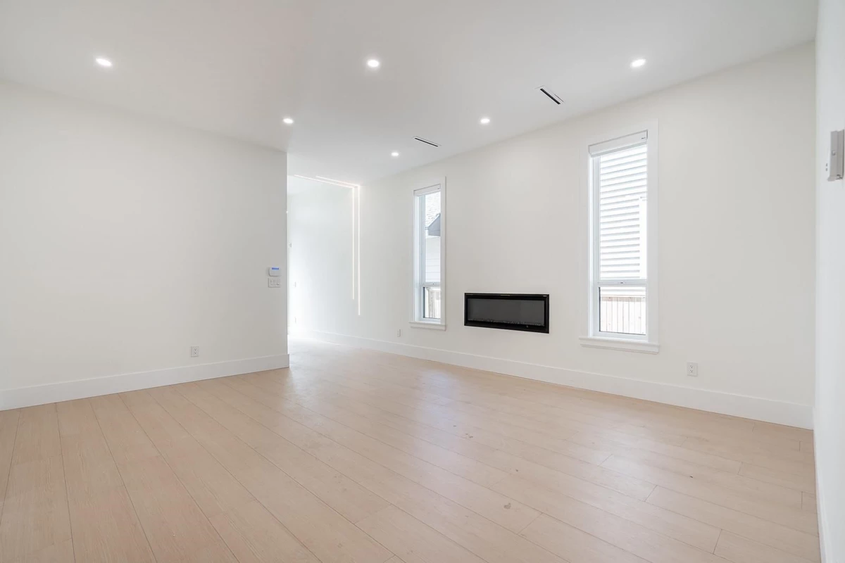 Living Room Photo of 11551 80 Avenue, Delta, BC