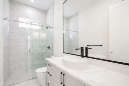 Guest Bathroom Photo of 11551 80 Avenue, Delta, BC