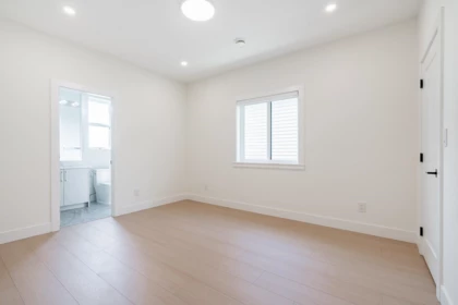Hallway Photo of 11551 80 Avenue, Delta, BC