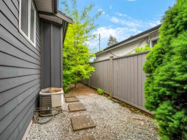 Garden / Landscaping Photo of 20984 118 Avenue, Maple Ridge, BC