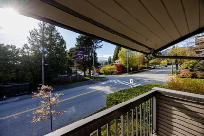 Entry Foyer Photo of 3132 Lonsdale Avenue, North Vancouver, BC