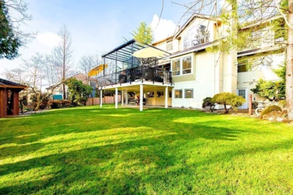 Front Yard Photo of 15160 81 Avenue, Surrey, BC