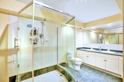 Hallway Photo of 15160 81 Avenue, Surrey, BC