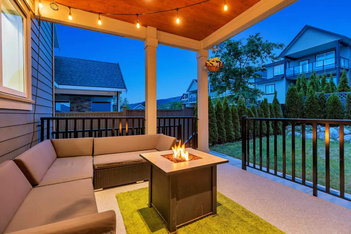 Dining Area Photo of 3399 Derbyshire Avenue, Coquitlam, BC