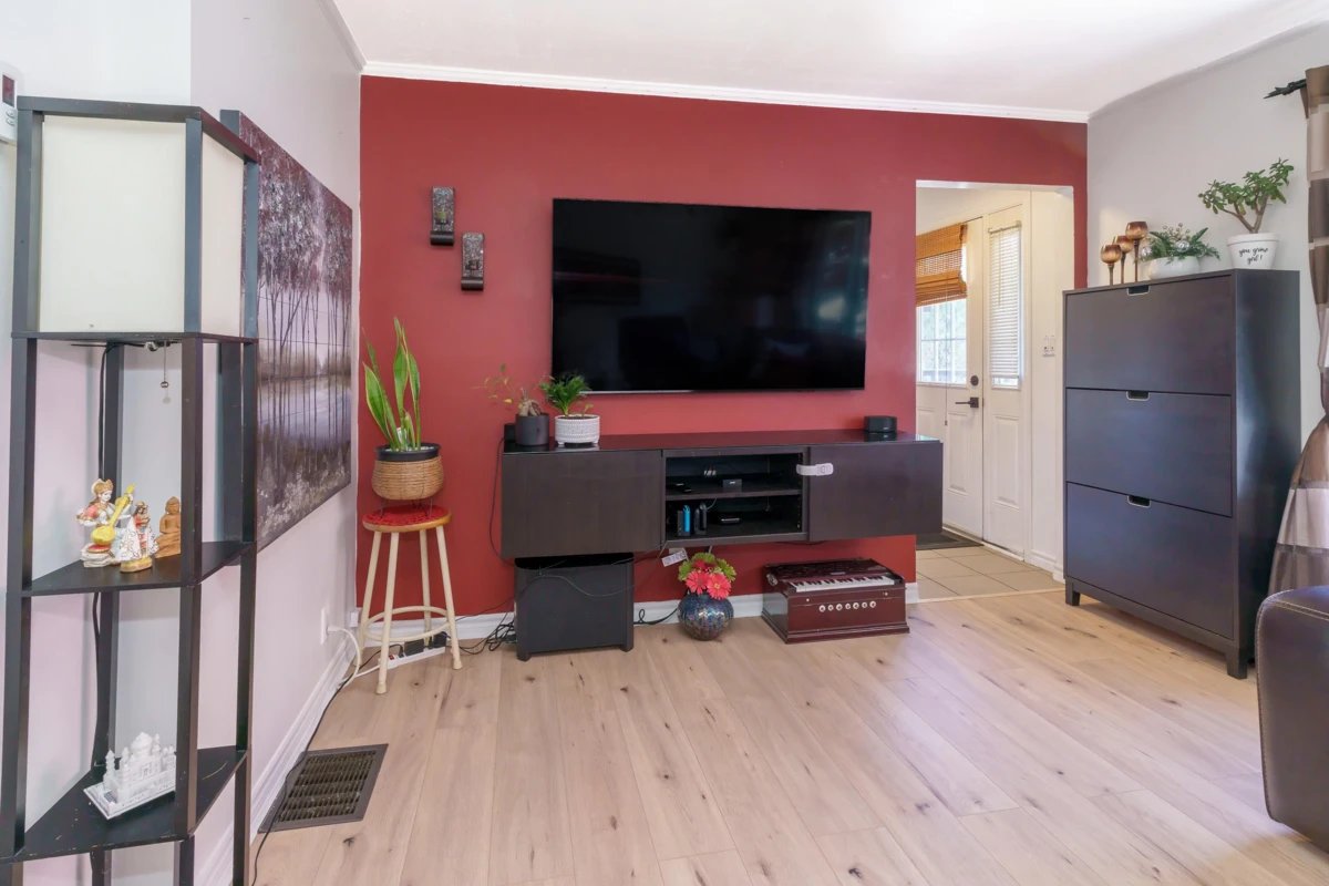 Family Room Photo of 300 Tenth Avenue, New Westminster, BC
