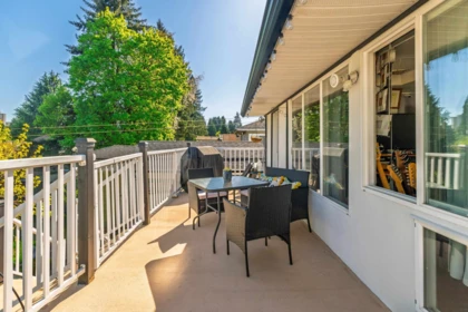 Entry Foyer Photo of 300 Tenth Avenue, New Westminster, BC