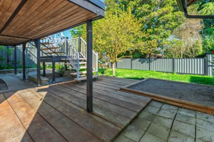 Staircase Photo of 300 Tenth Avenue, New Westminster, BC