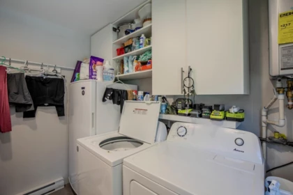 Walk-In Closet Photo of 41756 Government Road, Squamish, BC