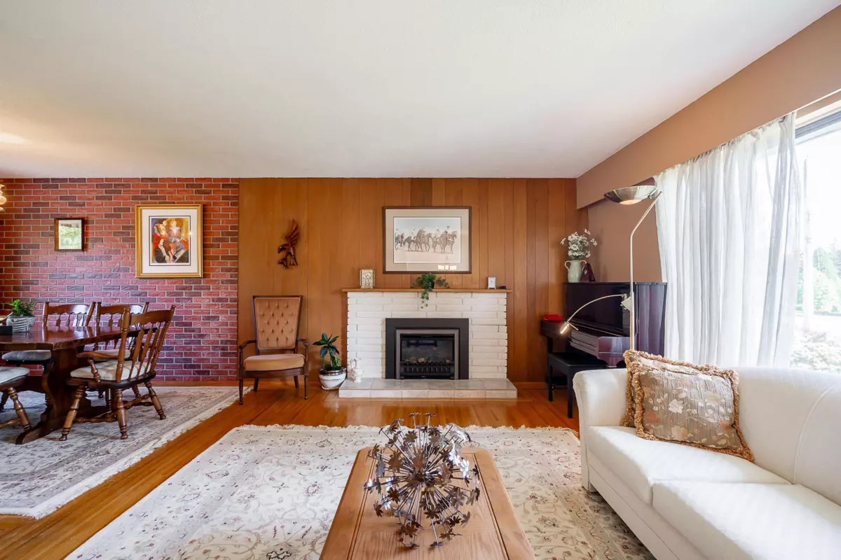 Family Room Photo of 1626 Oughton Drive, Port Coquitlam, BC