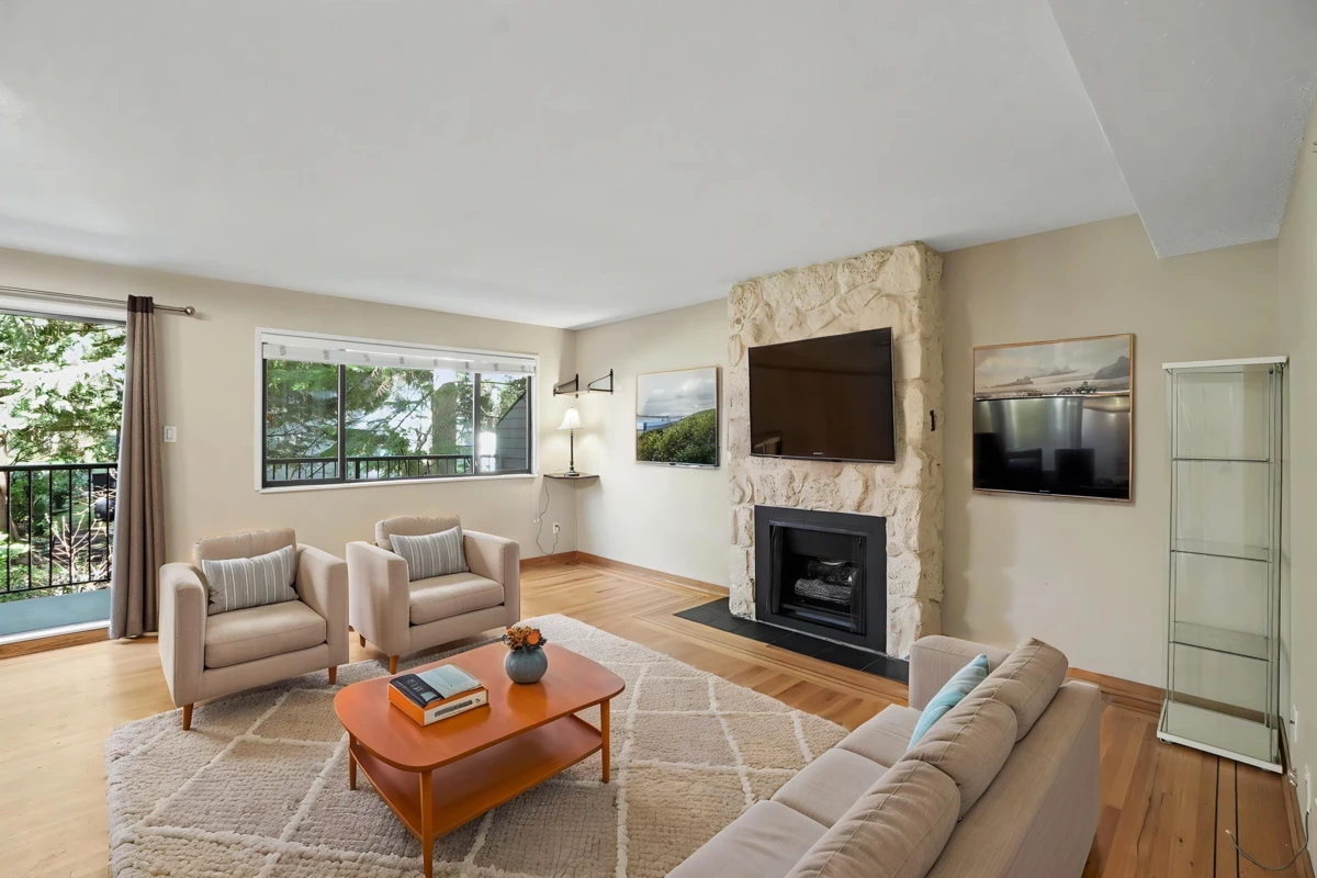 Dining Area Photo of 7305 Coronado Drive, Burnaby, BC