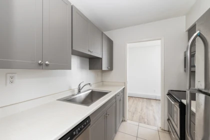 Walk-In Closet Photo of 904 1127 Barclay Street, Vancouver, BC