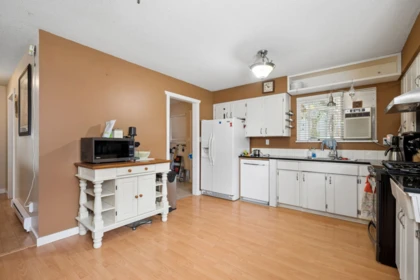 Kitchen Island Photo of 5120 59a Street, Delta, BC