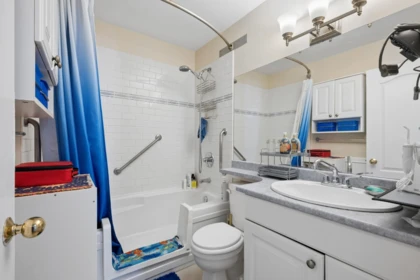 Primary Bathroom Photo of 5120 59a Street, Delta, BC