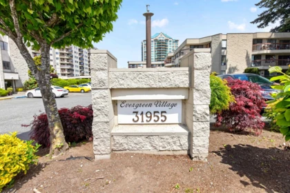 Fitness Center Photo Near 705 31955 Old Yale Road, Abbotsford, BC