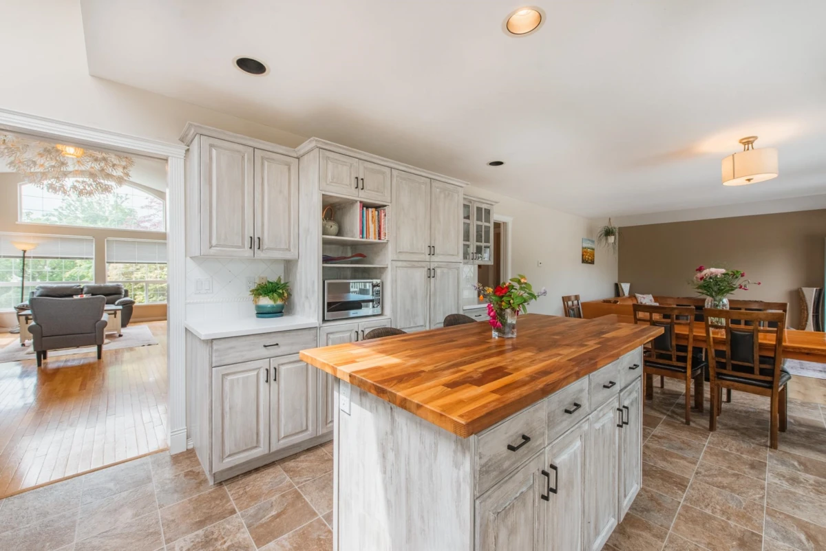 Family Room Photo of 5656 Cook Place, Sechelt, BC