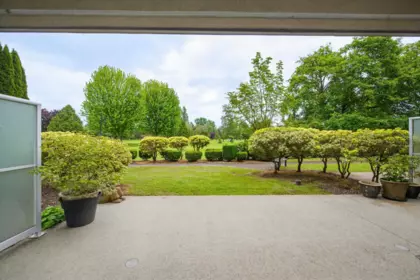 Front Yard Photo of 104 1400 View Crescent, Tsawwassen, BC