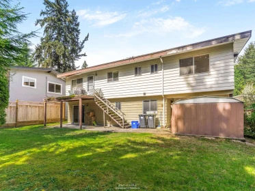 Garage Interior Photo of 2553 Bendale Road, North Vancouver, BC