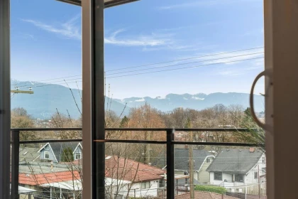 Mudroom Photo of 311 2419 Grant Street, Vancouver, BC