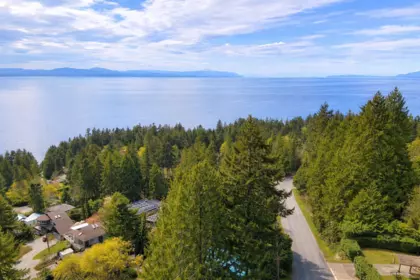 Breakfast Nook Photo of 1405 Velvet Road, Gibsons, BC